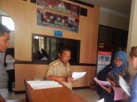 Mahasiswa Inggris Penelitian di Tanjab Timur